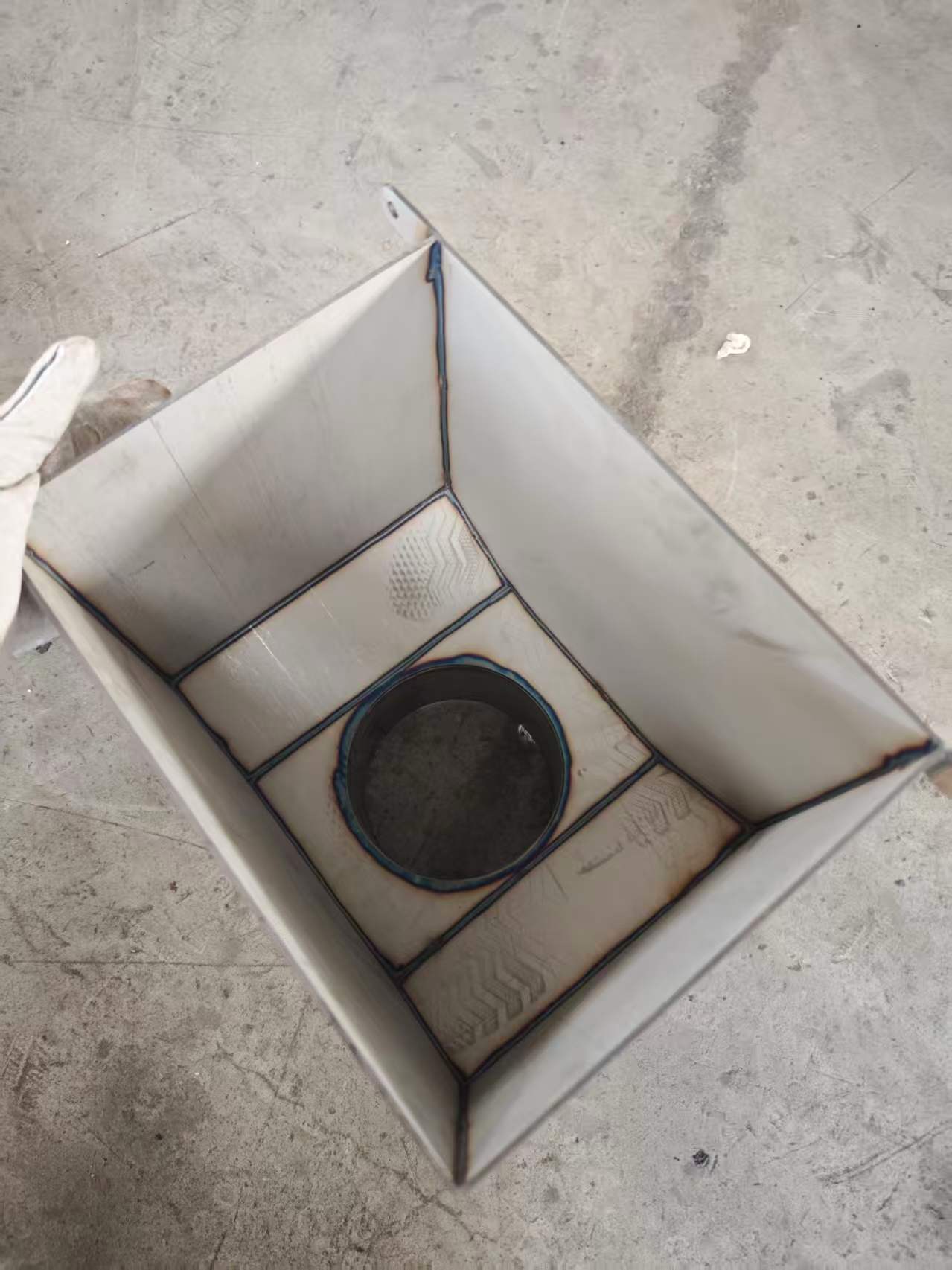 泊头不锈钢雨水斗